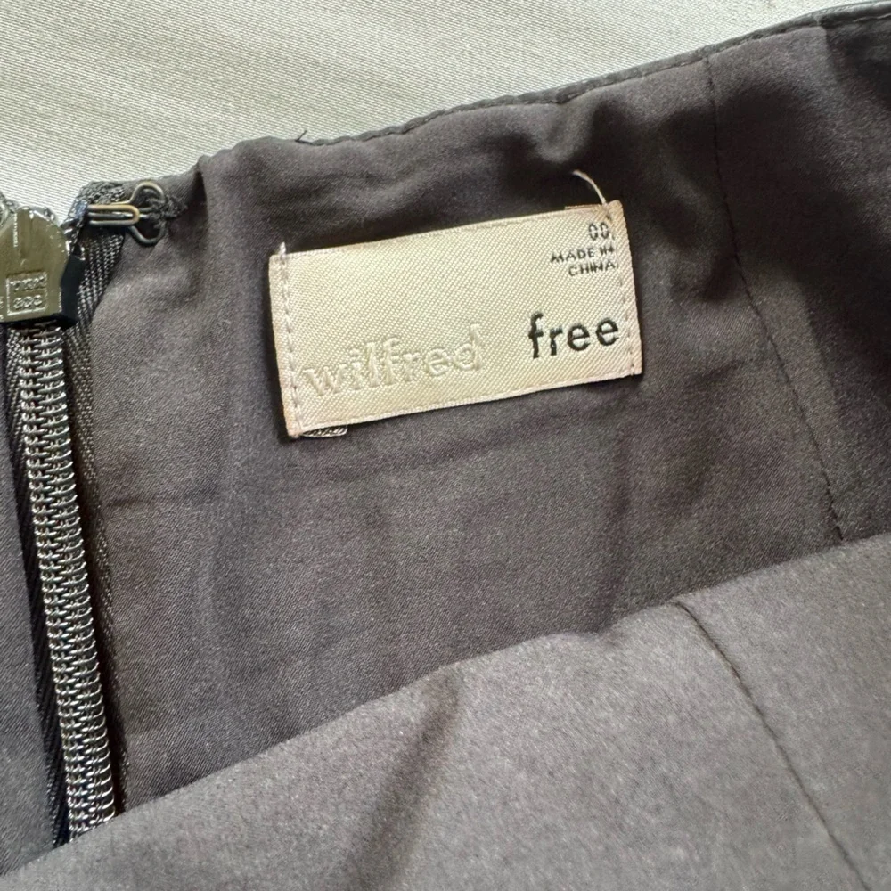 Wilfred Free Aritzia Medium Faux Leather Skirt Black Vegan Size 00 (J)